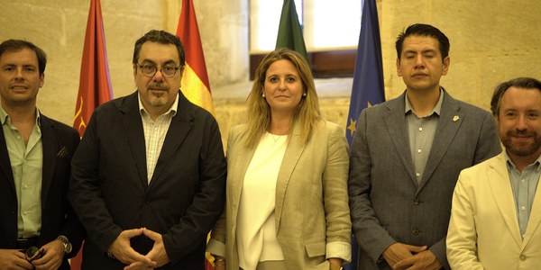 El Ayuntamiento recibe a la Red de Investigadores Patrimonialistas de Hispanoamérica y el Mediterráneo en la Casa Consistorial