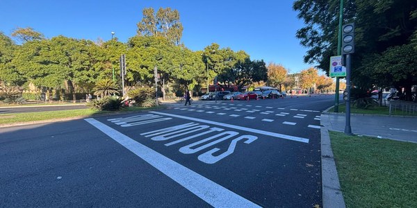 El Ayuntamiento renueva Menéndez Pelayo, tras años abandonada, y reasfaltará Arroyo dentro de su ambicioso Plan de Recuperación de la Seguridad Vial