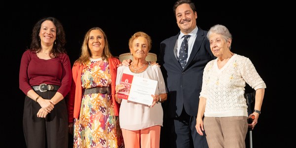 El Ayuntamiento reúne a más de 300 personas mayores para celebrar el Día Internacional de las Personas de Edad