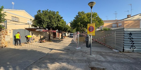 El Gobierno de Sanz comienza la renovación del saneamiento de la calle Fuselaje en Sevilla Este con una inversión de 216 000 euros