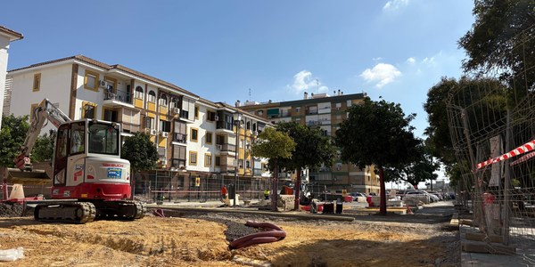 El Gobierno de Sanz destina cerca de 200 000 euros para reurbanizar el eje entre Águila de Oro y Águila Perdicera, en Cerro-Amate, atendiendo una demanda vecinal