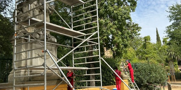 El Gobierno de Sanz inicia la restauración integral de las esculturas de la Glorieta de Covadonga dentro del plan pionero de conservación de los parques históricos El Gobierno de Sanz inicia la restauración integral de las esculturas de la Glorieta de Covadonga dentro del plan pionero de conservación de los parques históricos