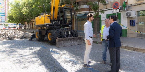 El Gobierno de Sanz pone a punto la calle Rafael Salgado, arteria del barrio de Bami