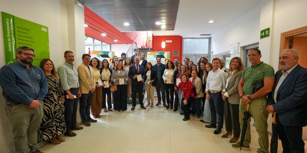 El Gobierno de Sanz pone en marcha “Éfeso Sevilla”, un programa para mejorar la empleabilidad en más de 1300 sevillanos El Gobierno de Sanz pone en marcha “Éfeso Sevilla”, un programa para mejorar la empleabilidad en más de 1300 sevillanos