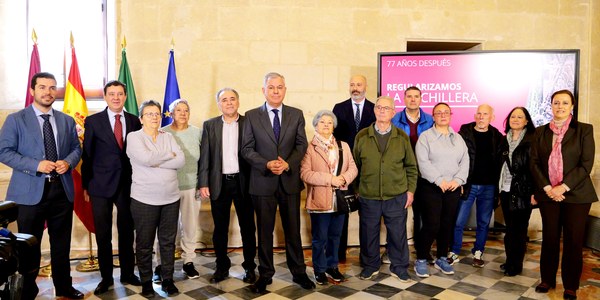 El Gobierno de Sanz pone fin a 77 años de espera y otorga a los vecinos de La Bachillera la propiedad de sus viviendas