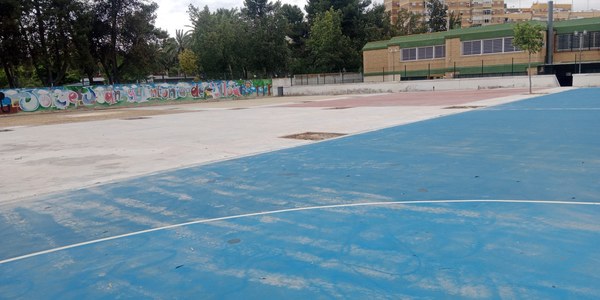 El Gobierno de Sanz transforma un solar abandonado del colegio Jorge Juan y Ulloa en un nuevo patio multifuncional con materiales de primera calidad