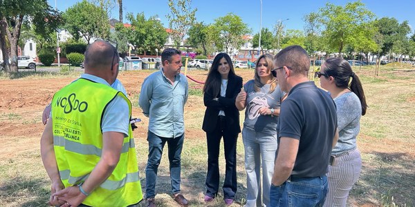 El Gobierno de Sanz transforma una parcela abandonada de Sevilla Este en un gran espacio verde de 13 000 m² para el disfrute de los vecinos