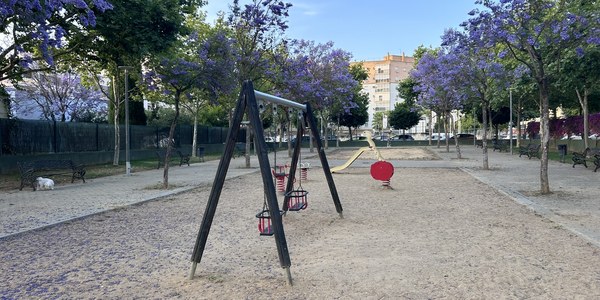 El Gobierno municipal crea un servicio pionero de renovación de sus parques infantiles con juegos inclusivos y accesibles