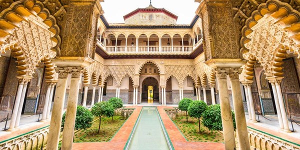 El Real Alcázar revive la historia con nuevas visitas temáticas y guiadas gratuitas para sevillanos