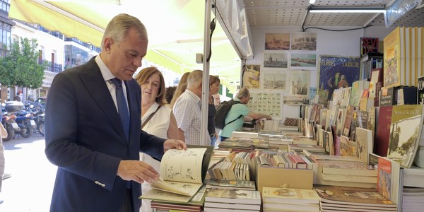 La Feria del Libro Antiguo y de Ocasión volverá celebrarse de finales de septiembre a mediados de octubre en la Plaza de San Francisco