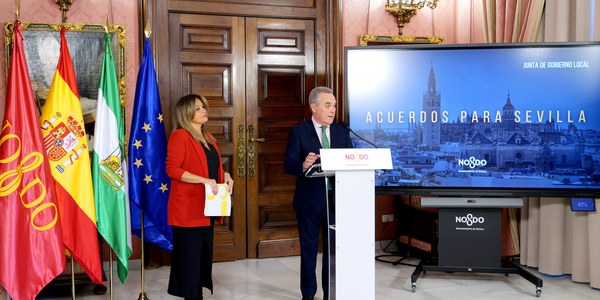 La Junta de Gobierno Local aprueba nuevas mejoras en los colegios y en los parques de Bomberos de Sevilla