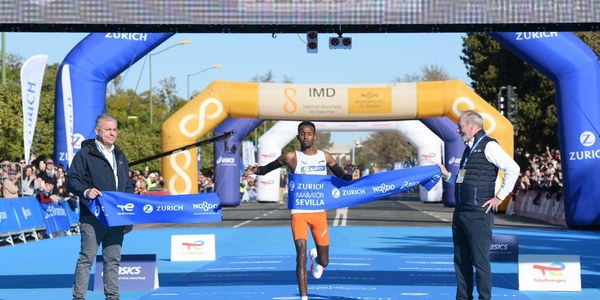 Sanz da el pistoletazo de salida al mejor Maratón de Sevilla de la historia