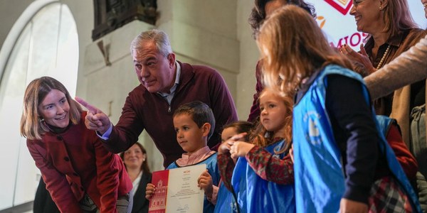 Sanz reconoce a toda comunidad educativa en la I Gala de la Educación impulsada por el Ayuntamiento de Sevilla