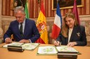 Sevilla y Santo Domingo firman su hermanamiento para impulsar el desarrollo social, cultural, turístico y económico entre ambas ciudades Sevilla y Santo Domingo firman su hermanamiento para impulsar el desarrollo social, cultural, turístico y económico entre ambas ciudades
