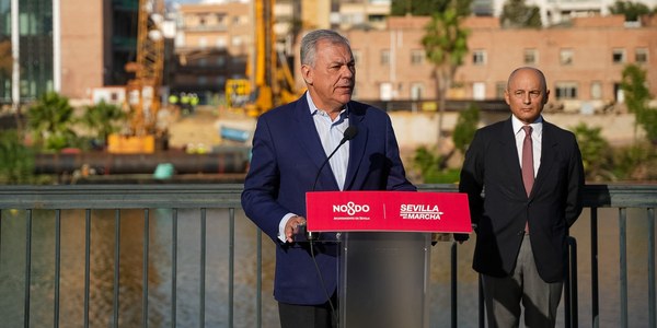 El alcalde presenta el inicio de los trabajos de la Pasarela Princesa Leonor que conectará, a partir del próximo verano, Los Remedios con el Centro Histórico