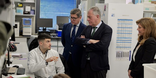 El alcalde Sanz destaca que Sevilla es hoy una "potencia investigadora" capaz de atraer talento internacional y generar soluciones médicas de vanguardia