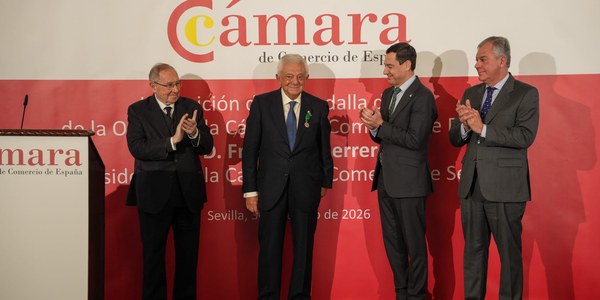 El alcalde Sanz ensalza la figura de Francisco Herrero como “faro” del despegue económico de la “gran capital del sur de Europa”