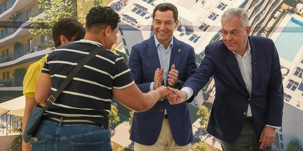 El alcalde Sanz entrega 137 viviendas en Palmas Altas (Residencial Puerta Jerez) , donde el Ayuntamiento de Sevilla ha invertido 15,7 millones de euros