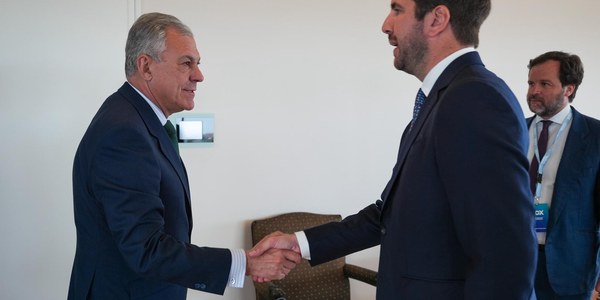 El alcalde Sanz reafirma su apuesta por la atracción empresarial y destaca el Distrito Portuario como motor económico en la presentación de la nueva sede de COX