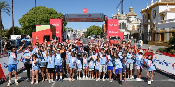 El alcalde supervisa los dispositivos municipales montados para la llegada de la 17.ª etapa de La Vuelta a Sevilla
