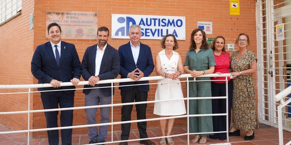 El Ayuntamiento cede a Autismo Sevilla dos viviendas para un proyecto de inclusión social