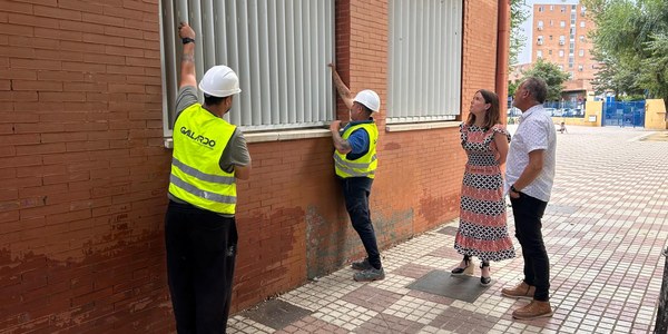 El Ayuntamiento ejecuta obras de mejora energética y tratamiento antivandalismo en 16 colegios públicos de Sevilla con una inversión de más de 712 000 euros
