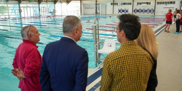 El Ayuntamiento invierte un millón de euros en la climatización de la piscina cubierta del C. D. Alcosa
