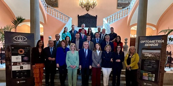 El Ayuntamiento respalda el proyecto internacional pionero del Colegio Oficial de Ópticos-Optometristas de Andalucía sobre baja visión y su nueva plataforma de optometría senior