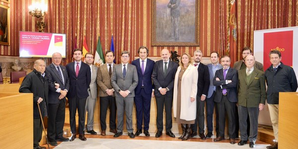 El Ayuntamiento reúne a los aficionados taurinos en el primer gran acto del marco “Sevilla, ciudad taurina”
