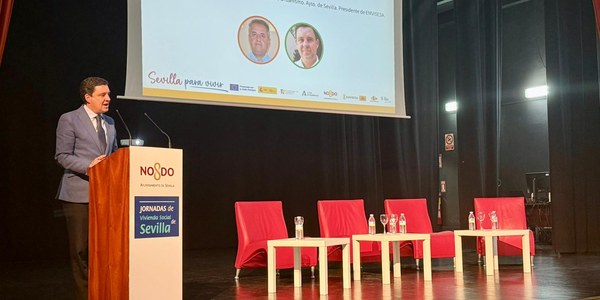 El delegado de Urbanismo clausura las VIII Jornadas de Vivienda Social de Sevilla, que ha reunido a más de 500 profesionales del sector