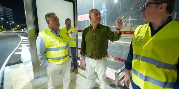 El gobierno de Sanz adjudica el nuevo contrato de mantenimiento y renovación de las marquesinas de Tussam