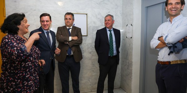 El Gobierno de Sanz impulsa la construcción de ascensores en diez comunidades con la concesión de 2,4 millones de euros en ayudas