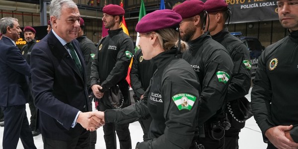 El Gobierno de Sanz presenta el nuevo Grupo de Apoyo y Reacción de la Policía Local de Sevilla