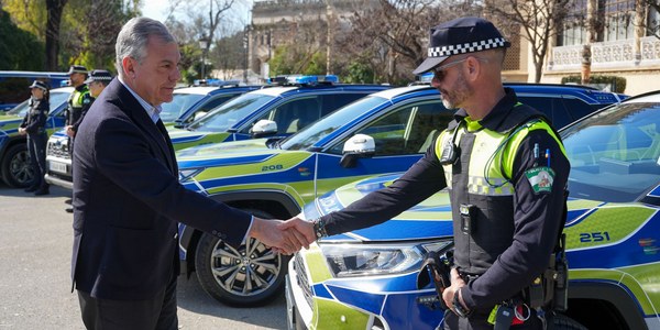 El Gobierno de Sanz presenta la nueva flota de coches de la Policía Local