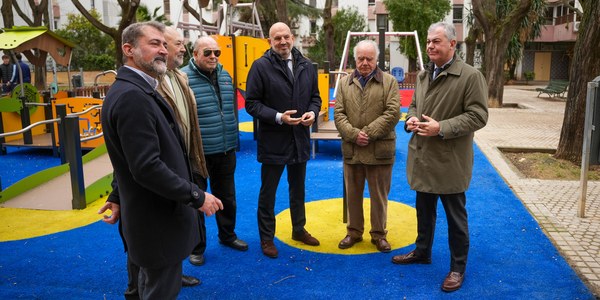 El Gobierno de Sanz transforma y saca del abandono de décadas todo el entorno de San Joaquín, en Triana, gracias a una inversión de casi 1 millón de euros