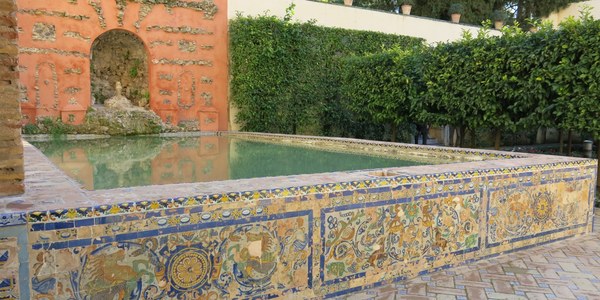 El Real Alcázar licita el mantenimiento de todas sus fuentes, bancos y estanques históricos por 400.268 euros, con cuatro nuevas incorporaciones al programa