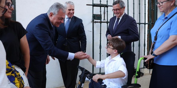 José Luis Sanz recibe en el Real Alcázar a las Medallas e Hijos Predilectos de Sevilla 2026