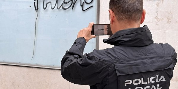 La Policía Local de Sevilla identifica al presunto autor de más de 300 pintadas vandálicas