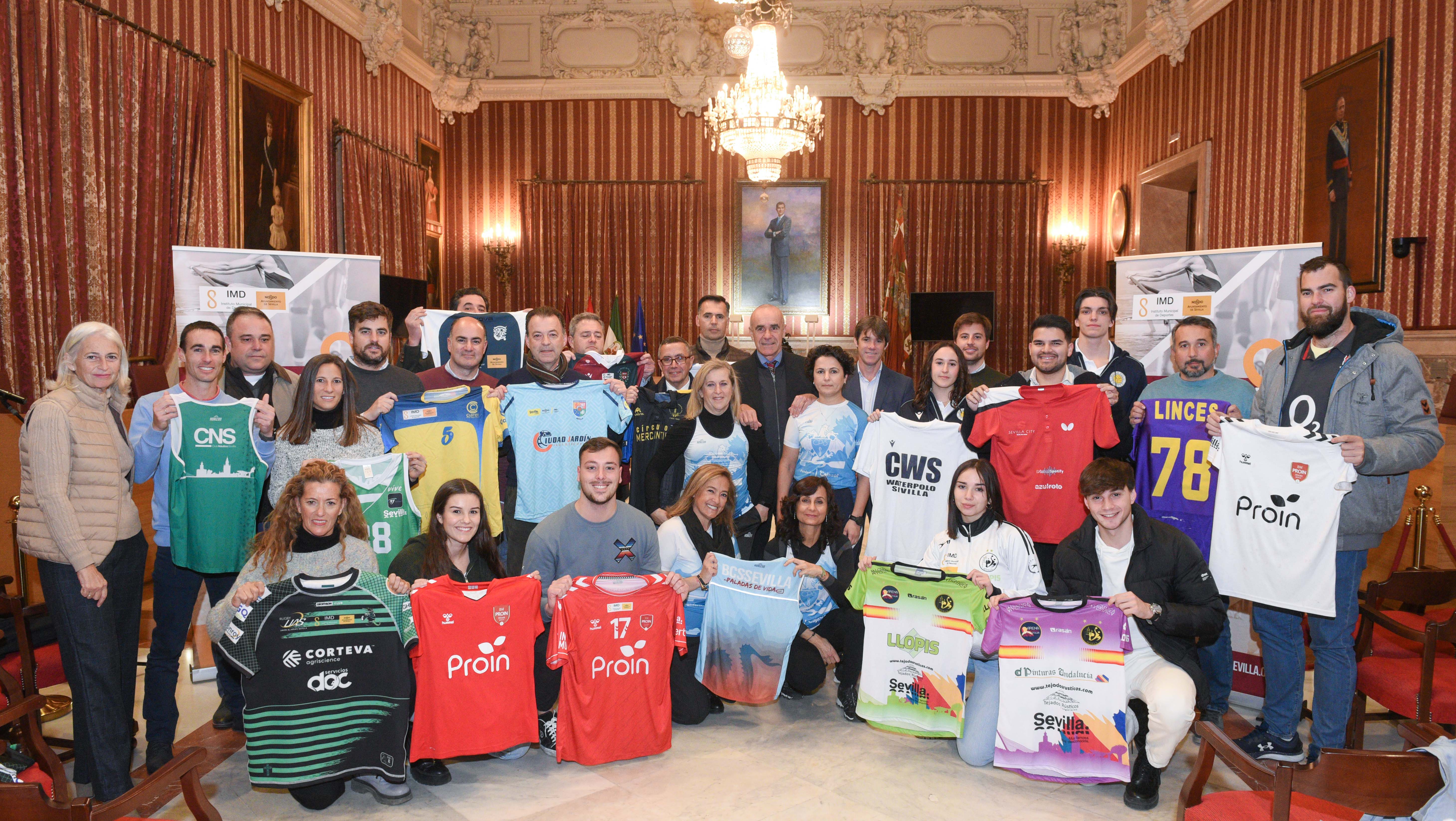 El Ayuntamiento impulsa el Programa de Alta Competición que apoya 39 equipos de 21 clubes sevillanos dentro del Plan de apoyo al deporte que eleva la línea de a entidades