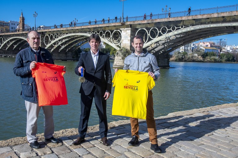 01 JJ UBEDA Presentacion medalla y camiseta ZMS 2022.jpg