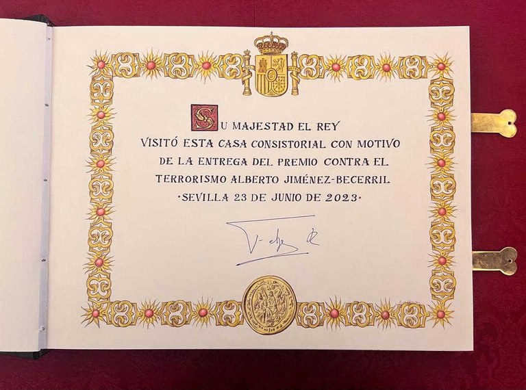 firma libro.jpg