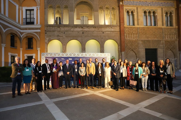 Firma Declaracion VIH Paris-05.JPG