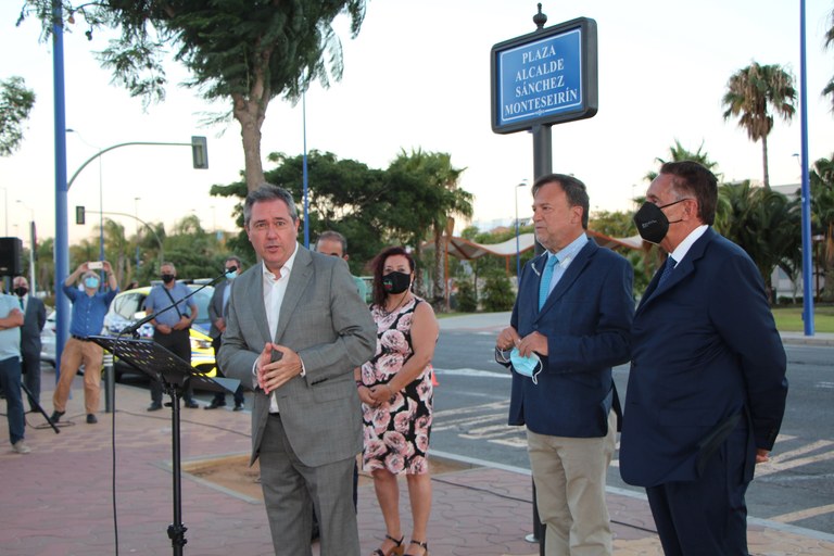 Foto Plaza Alcalde Sánchez Monteseirín (4).jpg