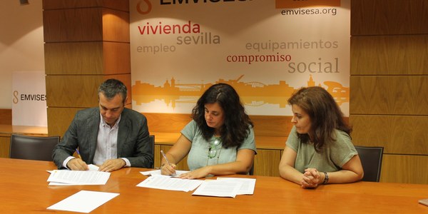 (02/07/2017) Emvisesa entrega las llaves de una primera vivienda a la Fundación Atenea-Realidades para la atención inmediata de personas en situación de vulnerabilidad