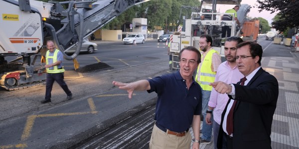 (03/07/2017) El Ayuntamiento inicia el proyecto de reasfaltado del Paseo Colón y el  Paseo de las Delicias en horario  nocturno