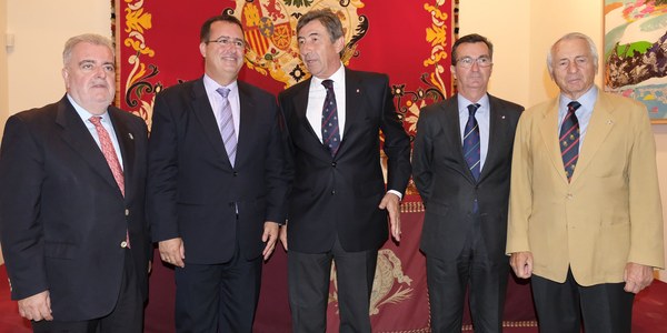(04/07/2017) Entrega de trofeos a los ganadores de la XXXII Exhibición de Enganches de la Feria de Sevilla