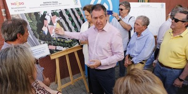 (07/06/2017) Emasesa acometerá a partir de  agosto la renovación de las redes  de saneamiento y la reurbanización  de las calles Manzanares y  San José de Calasanz, en la  barriada del Carmen de Triana,  con 450.000 euros de inversión