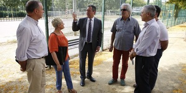 (09/06/2017) Emasesa inicia este verano el depósito de retención de Kansas City que incluye una reurbanización completa con pistas deportivas, zonas verdes, huertos urbanos y juegos infantiles