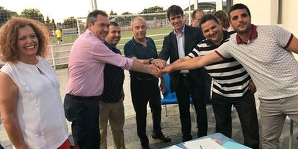 (10/06/2017) Ayuntamiento y CD Diablos Rojos firman el  contrato de concesión del Centro Deportivo Los  Caños de Torreblanca a partir del nuevo modelo  con fines sociales y ayudas a la explotación