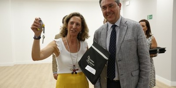 (13/06/2017) El Ayuntamiento entrega los primeros 6 locales del plan de empleo de Emvisesa adecuados para proyectos de innovación social, entidades y emprendedores